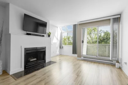 320 7471 Blundell Road, Richmond, BC, Richmond — Apartment/Condo for sale