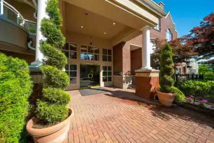 502 5262 Oakmount Crescent, Burnaby, BC, Burnaby — Apartment/Condo for sale