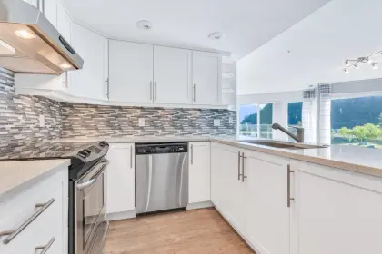 305 378 Esplanade Avenue, Harrison Hot Springs, BC, Harrison hot springs — Apartment/Condo for sale