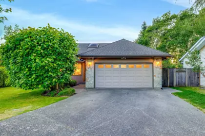 1923 141a Street, Surrey, BC, Surrey — Single Family Residence for sale