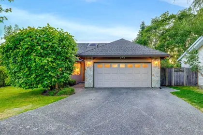 1923 141a Street, Surrey, BC, Surrey — Single Family Residence for sale