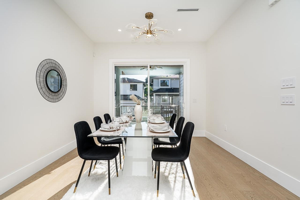 Dining Area Photo of 1917 168 Street, Surrey, BC