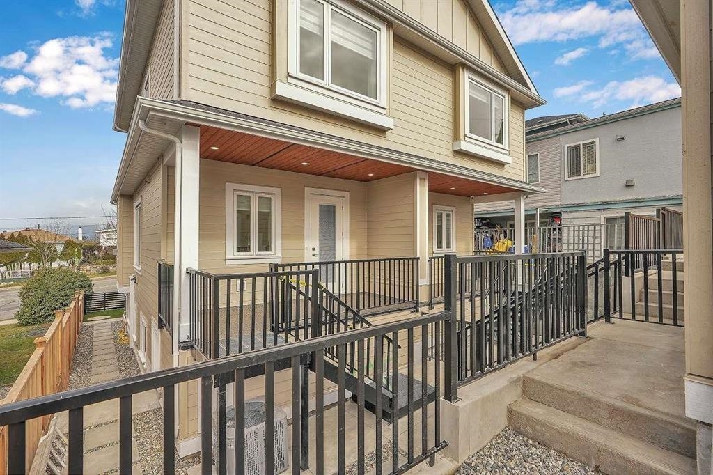 Hallway Photo of 1548 E 41st Avenue, Vancouver, BC