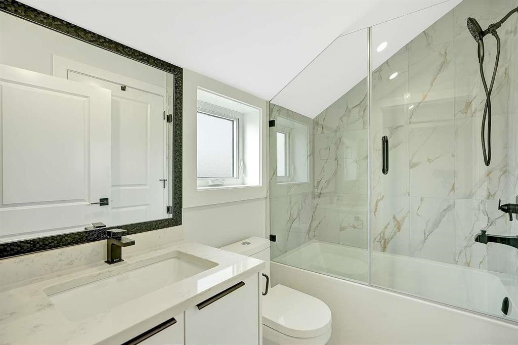 Walk-In Closet Photo of 1548 E 41st Avenue, Vancouver, BC