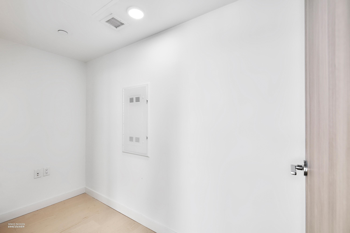 Loft / Bonus Room Photo of 2421 89 Nelson Street, Vancouver, BC