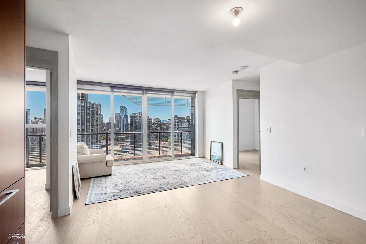 Primary Bathroom Photo of 2421 89 Nelson Street, Vancouver, BC