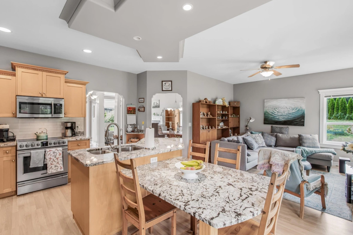 Hallway Photo of 8455 Jack Crescent, Mission, BC