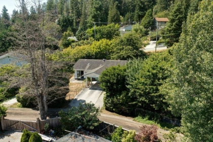 5718 Trail Avenue, Sechelt, BC, Sechelt — Single Family Residence for sale
