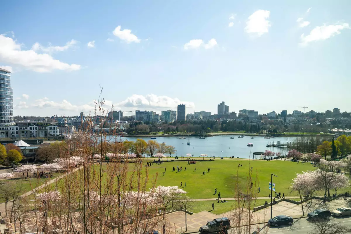 Basement Recreation Room Photo of 805 388 Drake Street, Vancouver, BC