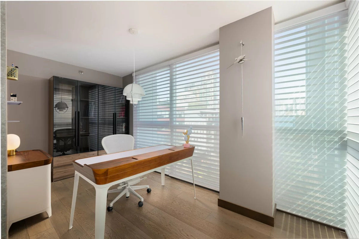 Dining Area Photo of 805 388 Drake Street, Vancouver, BC