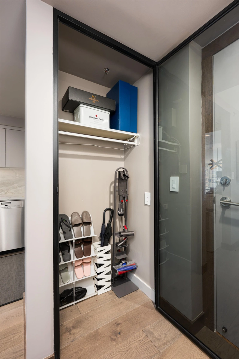 Office / Den Photo of 805 388 Drake Street, Vancouver, BC