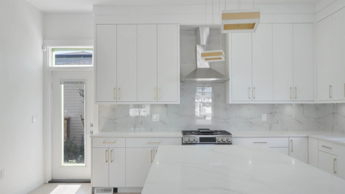 Kitchen Island Photo of 20510 76 Avenue, Langley, BC