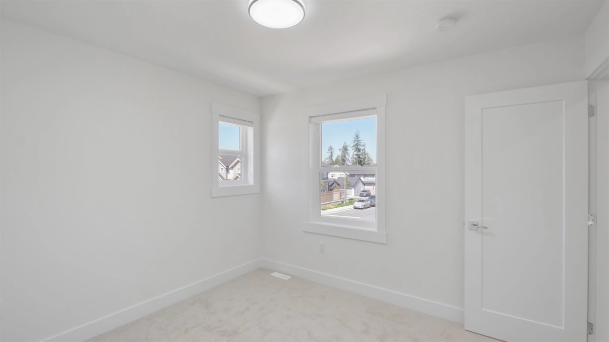 Walk-In Closet Photo of 20510 76 Avenue, Langley, BC