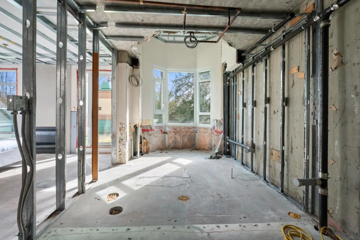 Exterior Front Photo of 348 Taylor Way, West Vancouver, BC