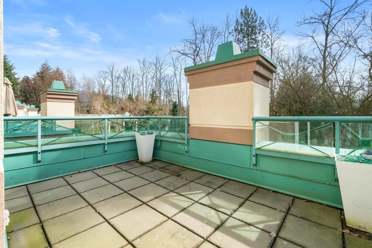 Family Room Photo of 348 Taylor Way, West Vancouver, BC