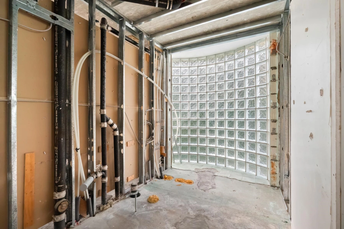 Kitchen Island Photo of 348 Taylor Way, West Vancouver, BC