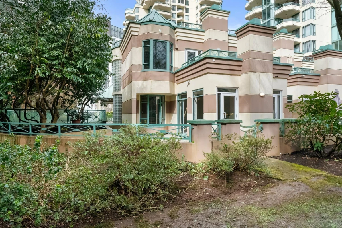 Loft / Bonus Room Photo of 348 Taylor Way, West Vancouver, BC