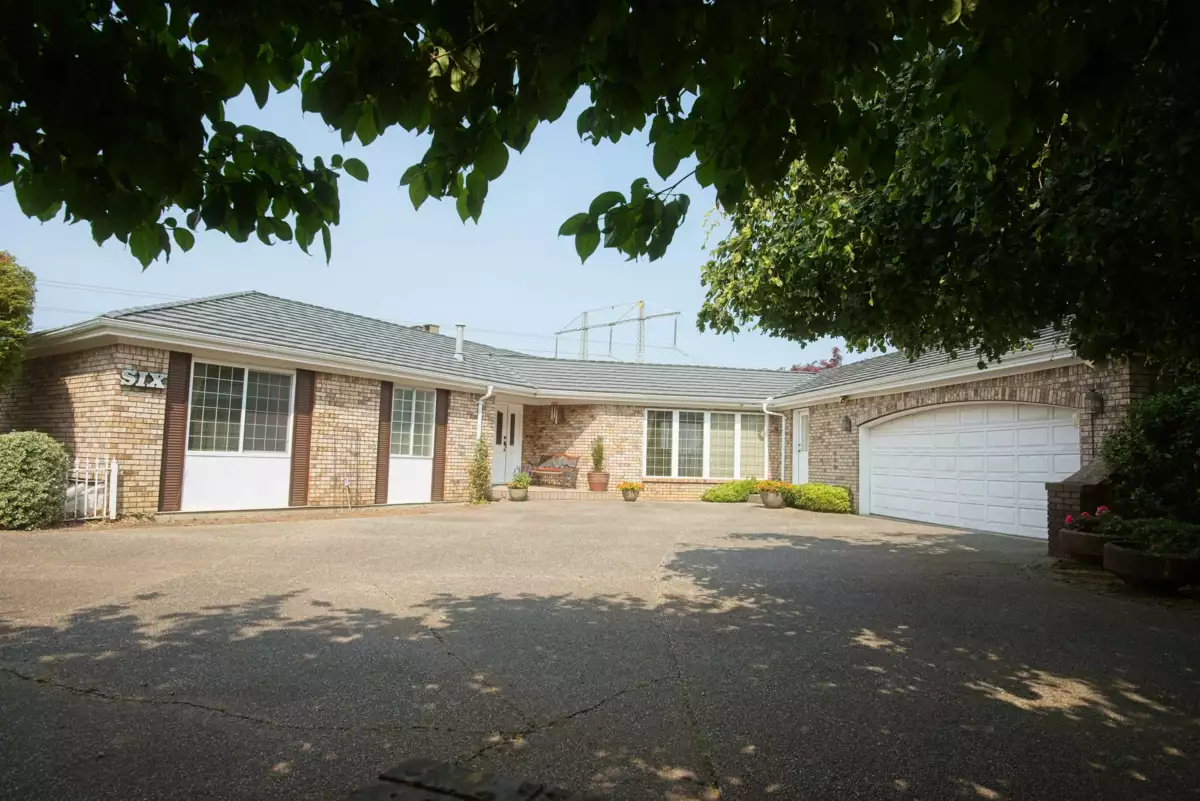 Exterior Front Photo of 6 3737 Clearbrook Road, Abbotsford, BC