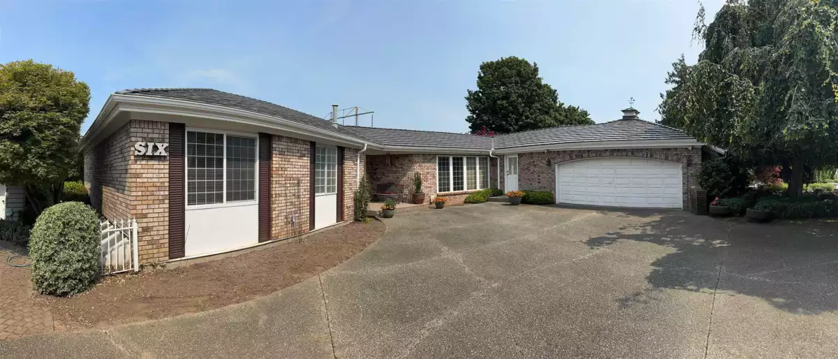 Family Room Photo of 6 3737 Clearbrook Road, Abbotsford, BC