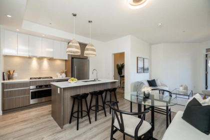 401 516 Foster Avenue, Coquitlam, BC, Coquitlam — Apartment/Condo for sale
