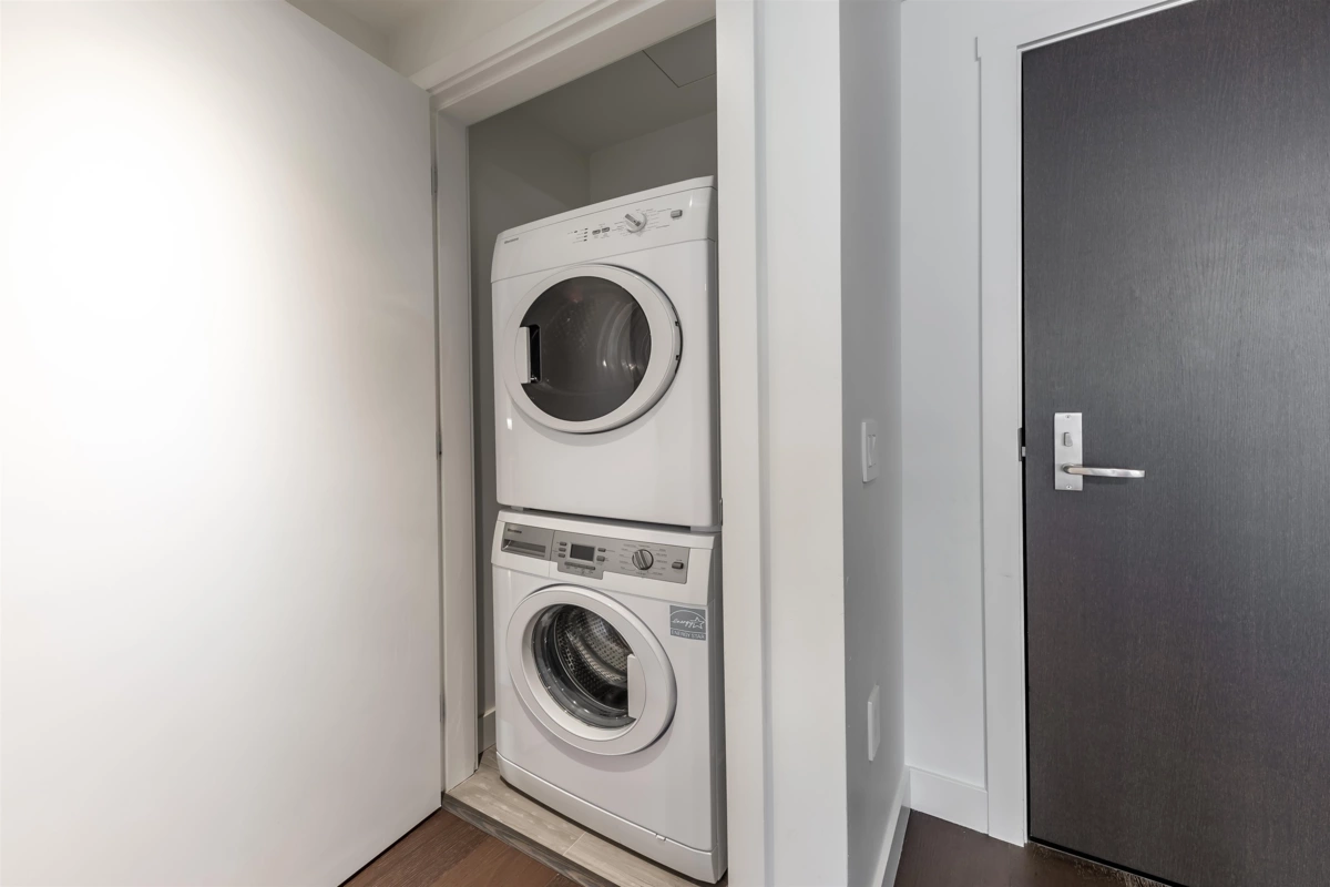 Basement Recreation Room Photo of 201 1561 W 57th Avenue, Vancouver, BC