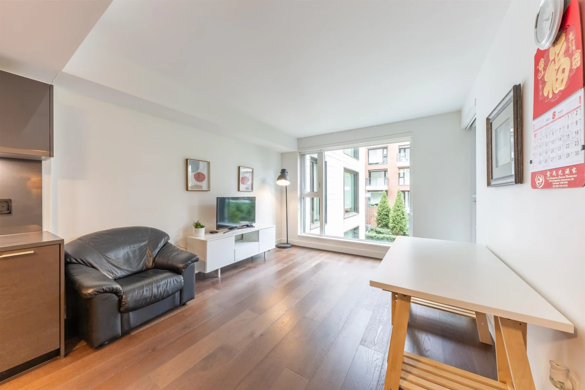 Primary Bathroom Photo of 201 1561 W 57th Avenue, Vancouver, BC