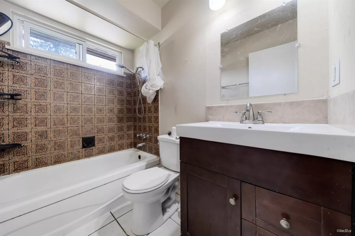 Laundry Room Photo of 9689 131 Street, Surrey, BC