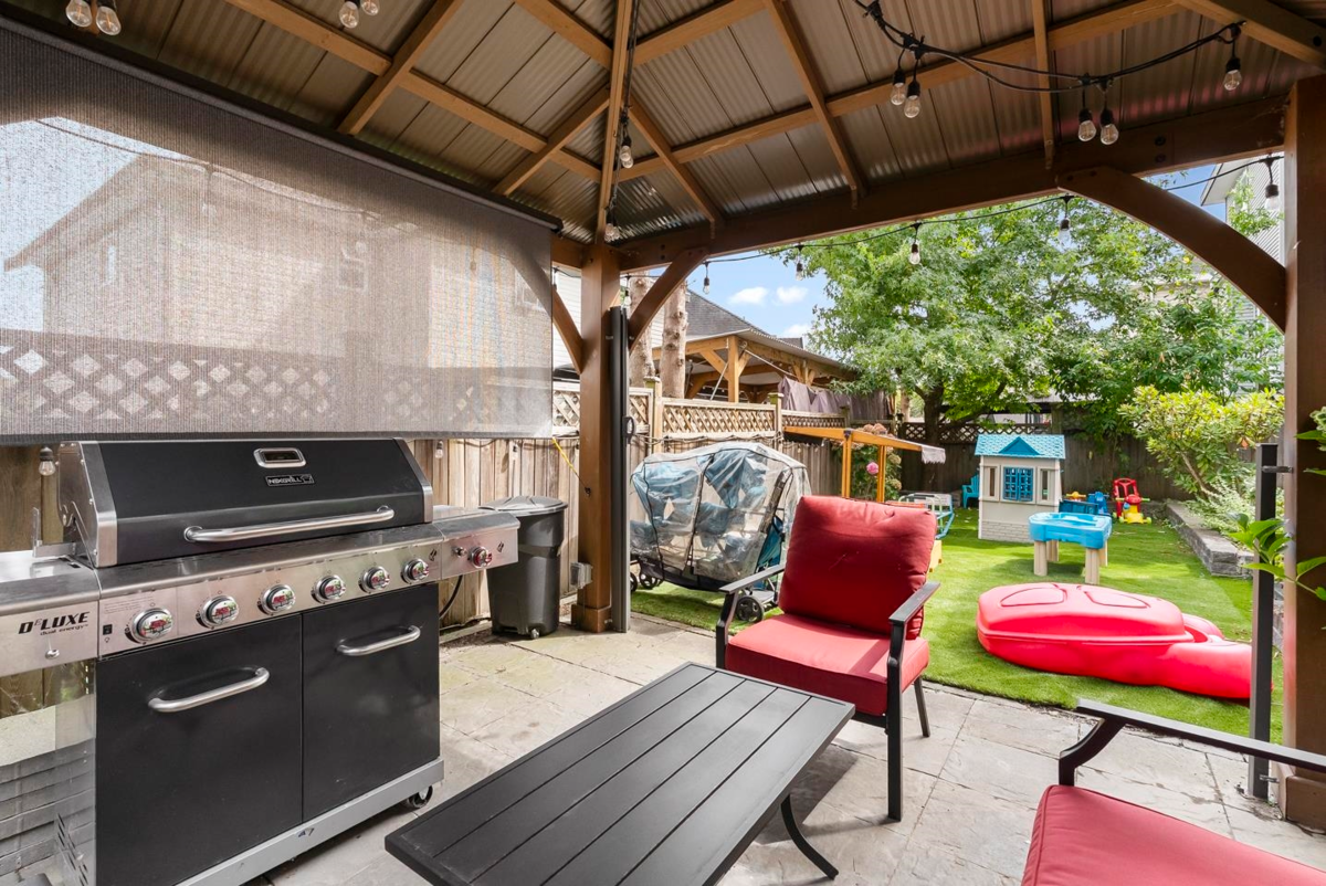 Garden / Landscaping Photo of 7114 148 Street, Surrey, BC