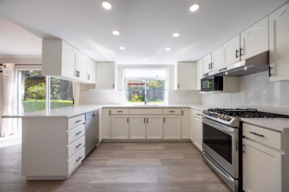 Breakfast Nook Photo of 1032 164 Street, Surrey, BC