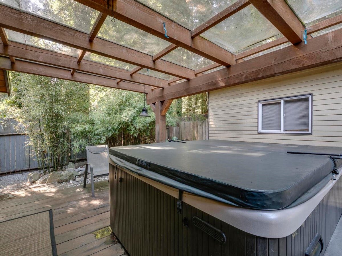 Entry Foyer Photo of 43785 Ryall Road, Mission, BC