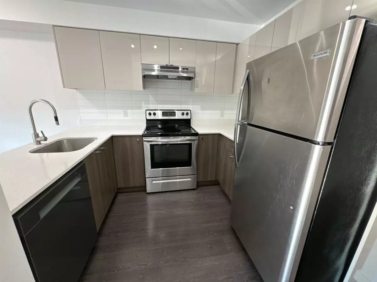 Dining Area Photo of 103 10688 140 Street, Surrey, BC