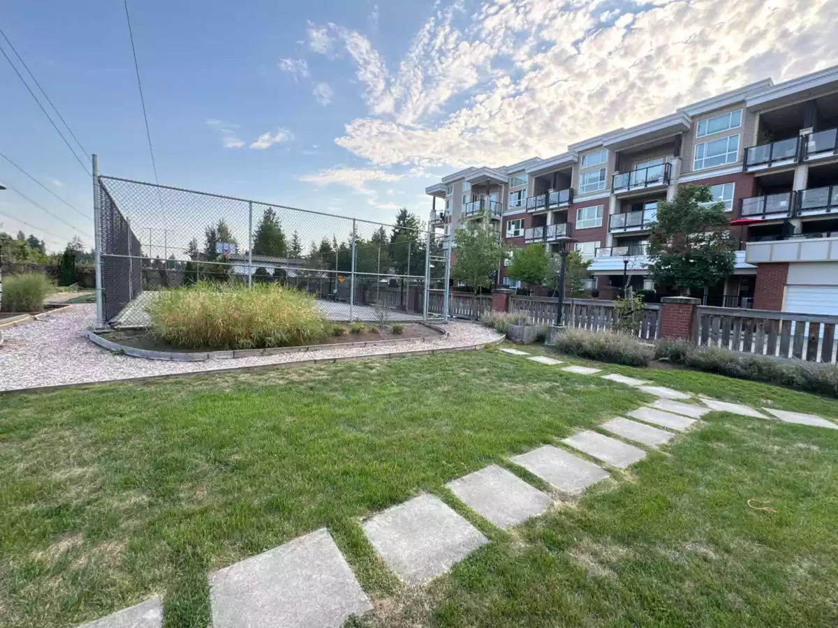 Entry Foyer Photo of 103 10688 140 Street, Surrey, BC