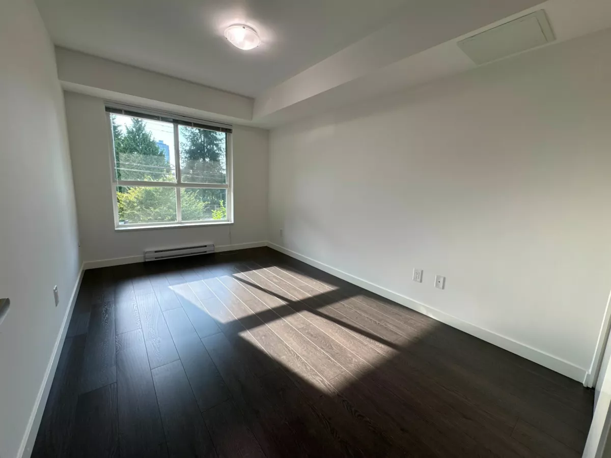 Guest Bathroom Photo of 103 10688 140 Street, Surrey, BC