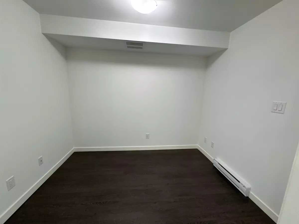 Kitchen Photo of 103 10688 140 Street, Surrey, BC