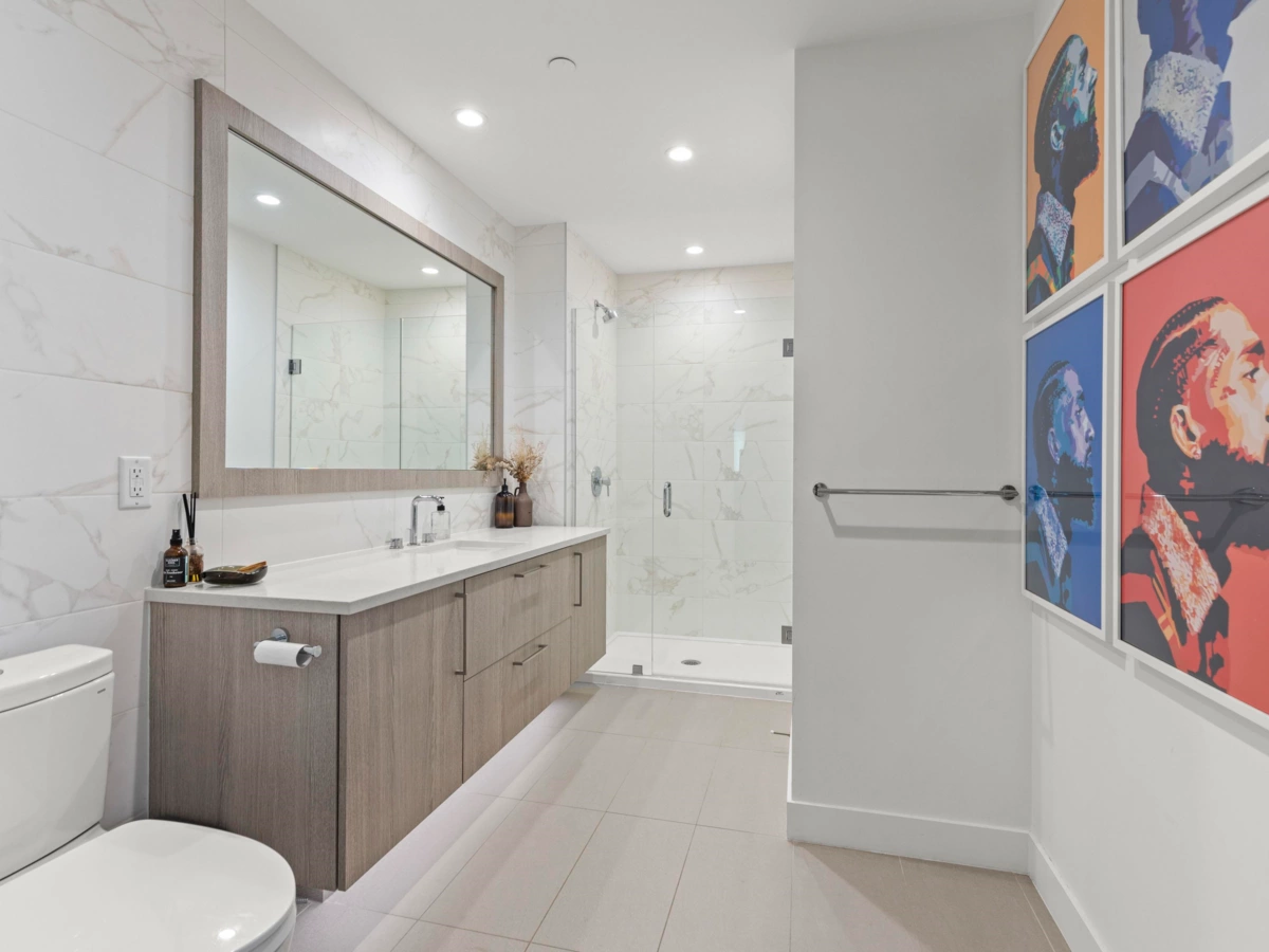 Hallway Photo of 312 747 E 3rd Street, North Vancouver, BC