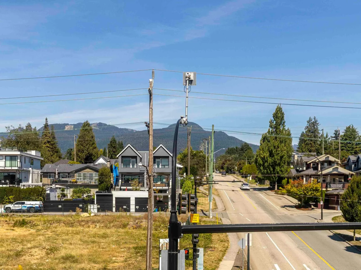 Outdoor Deck Photo of 312 747 E 3rd Street, North Vancouver, BC