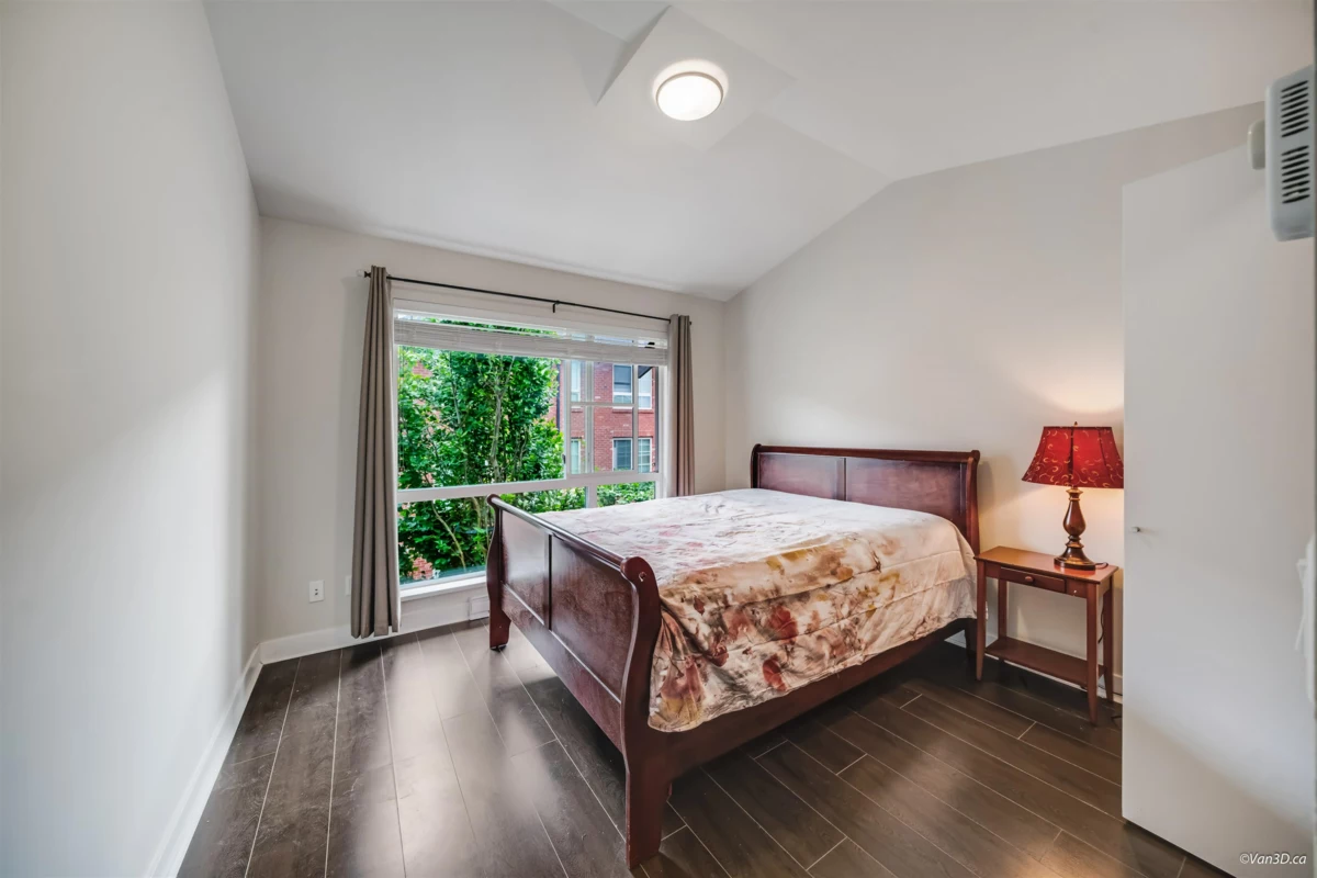 Entry Foyer Photo of 98 16222 23a Avenue, Surrey, BC