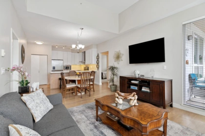 404 611 Regan Avenue, Coquitlam, BC, Coquitlam — Apartment/Condo for sale
