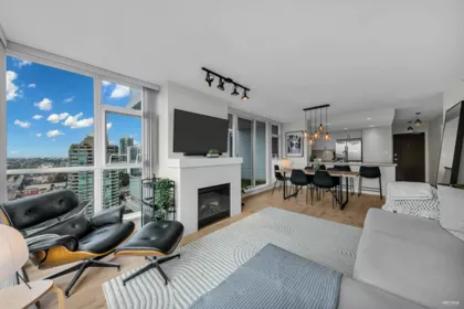 2205 4400 Buchanan Street, Burnaby, BC, Burnaby — Apartment/Condo for sale