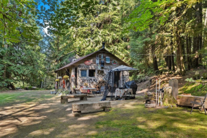 Kitchen Photo of 2045 N Rustad Road, Squamish, BC