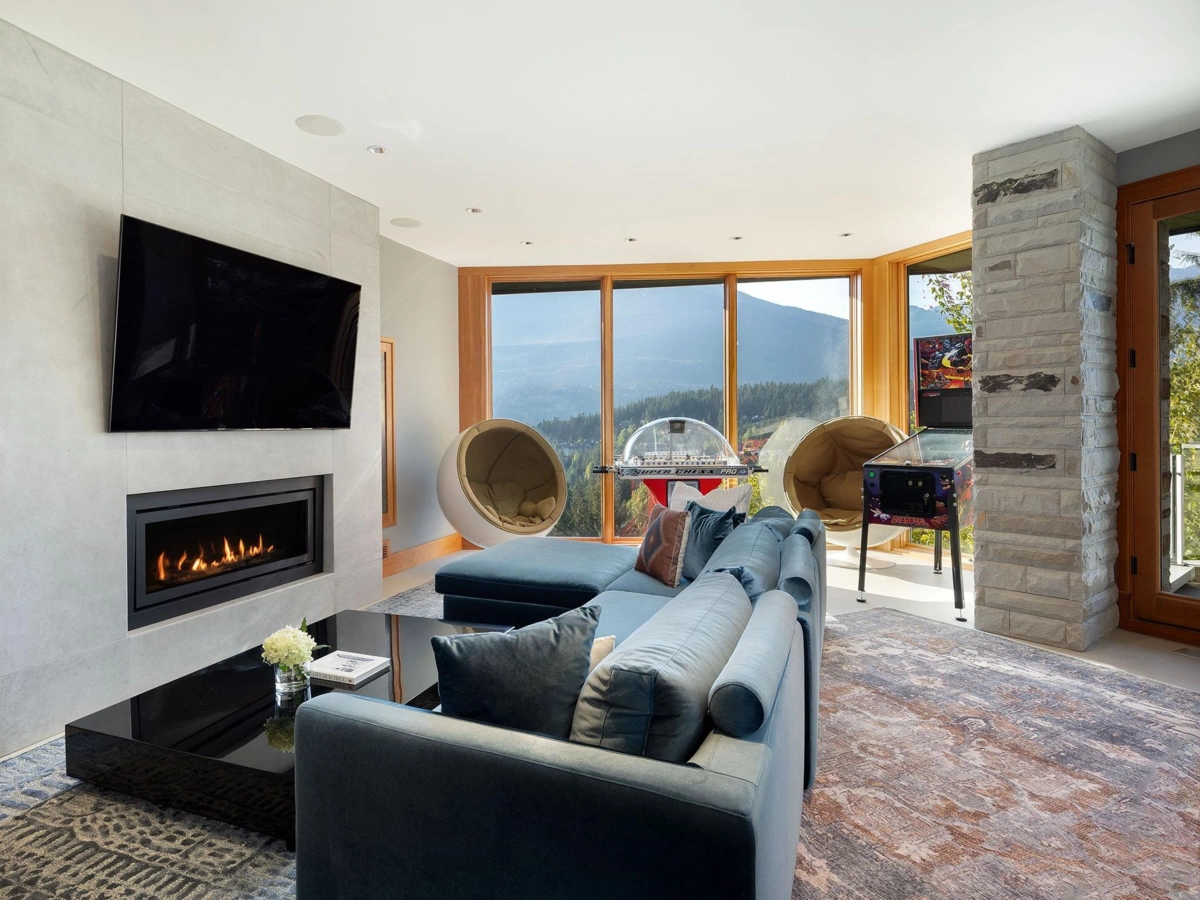 Garden / Landscaping Photo of 3855 Sunridge Court, Whistler, BC