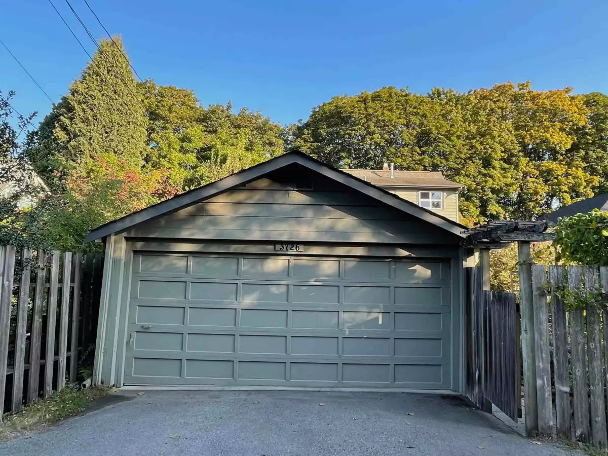 Kitchen Island Photo of 3726 W 33rd Avenue, Vancouver, BC