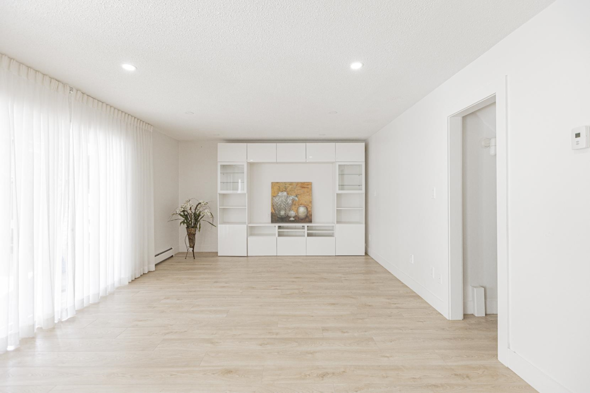 Living Room Photo of 6220 Garnet Drive, Richmond, BC