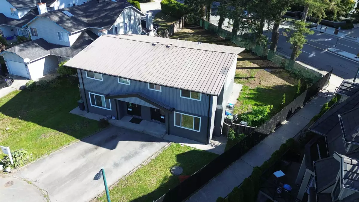 Backyard Photo of 663-665 Harrison Avenue, Coquitlam, BC