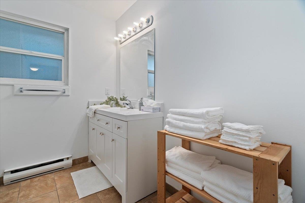 Basement Recreation Room Photo of 663-665 Harrison Avenue, Coquitlam, BC