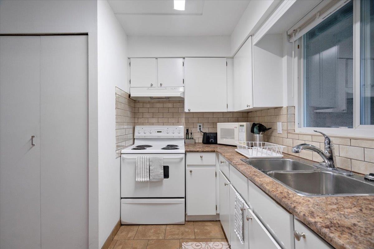 Bedroom 2 Photo of 663-665 Harrison Avenue, Coquitlam, BC