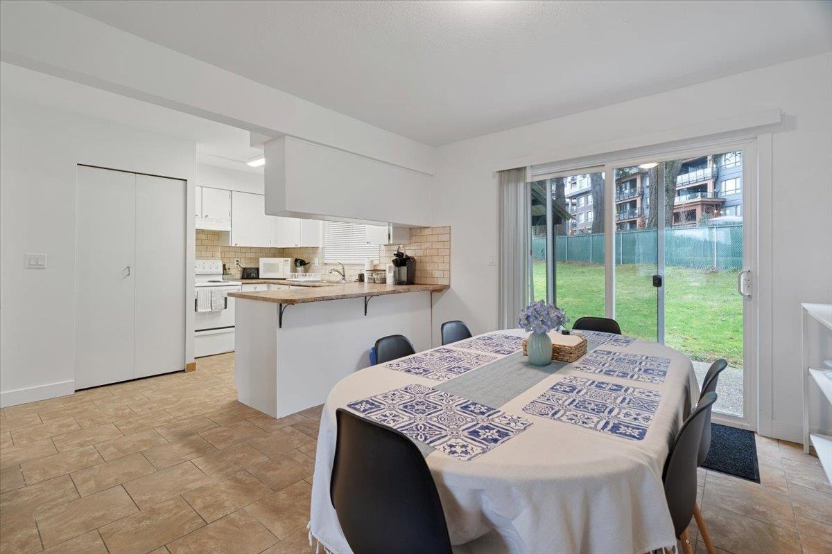 Breakfast Nook Photo of 663-665 Harrison Avenue, Coquitlam, BC