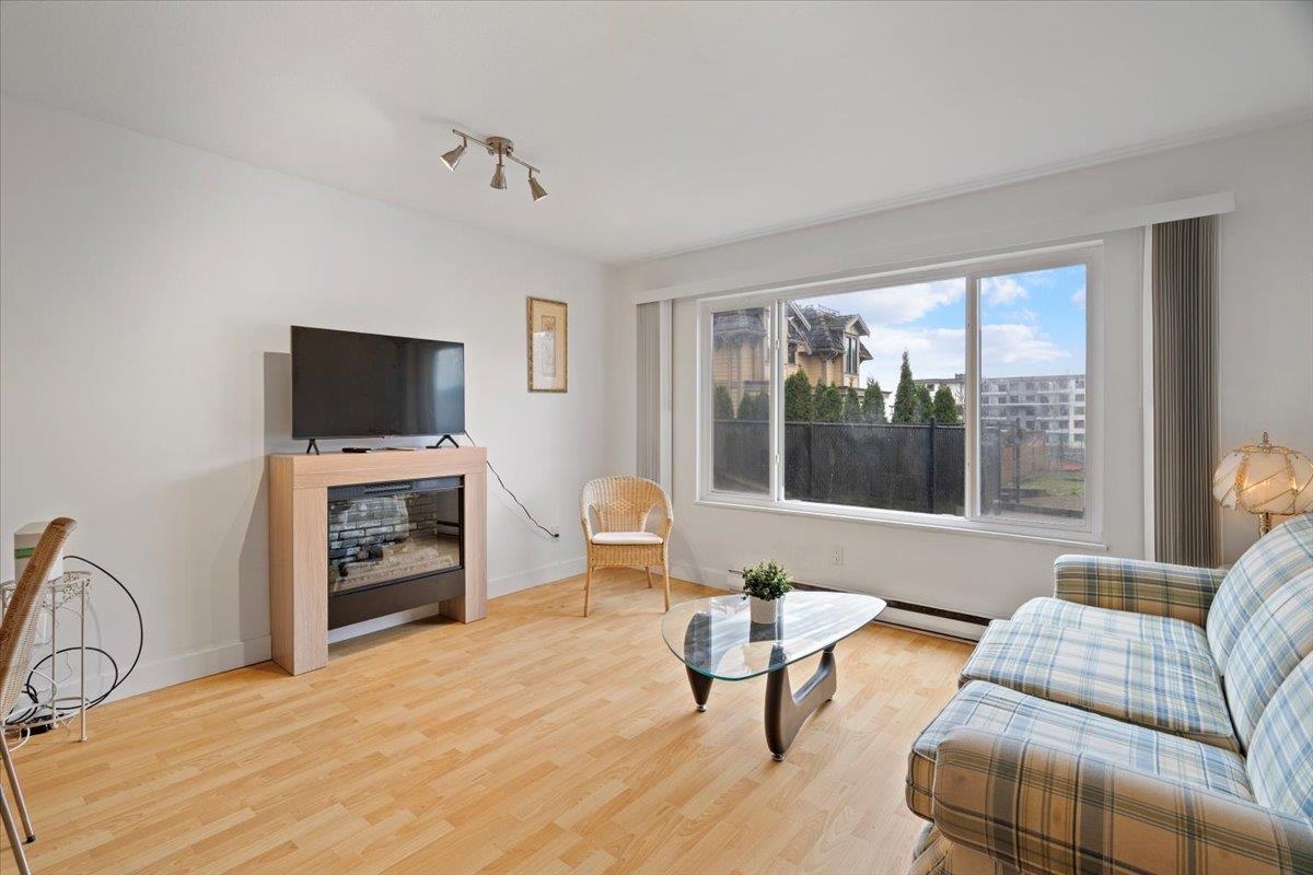 Dining Area Photo of 663-665 Harrison Avenue, Coquitlam, BC