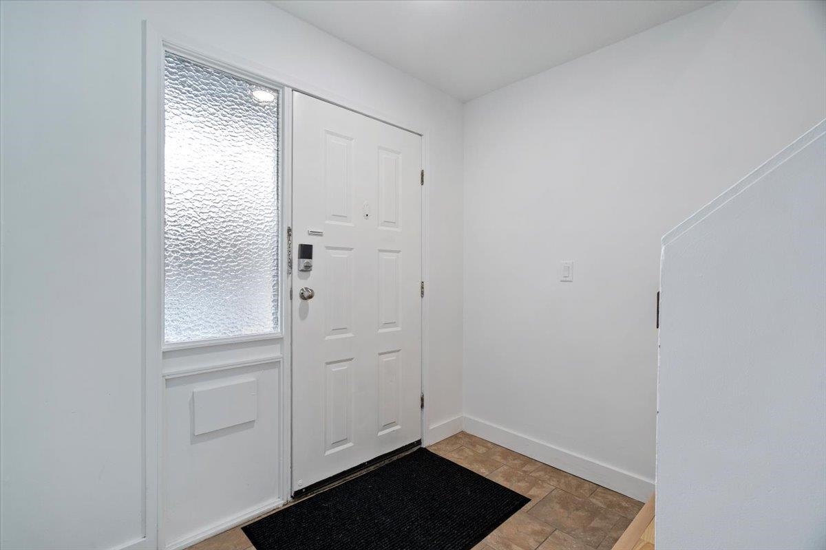 Entry Foyer Photo of 663-665 Harrison Avenue, Coquitlam, BC