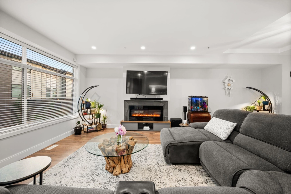Dining Area Photo of 22 33209 Cherry Avenue, Mission, BC